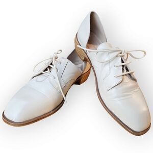 42 Gold White Bone Lace Up Loafers 9.5